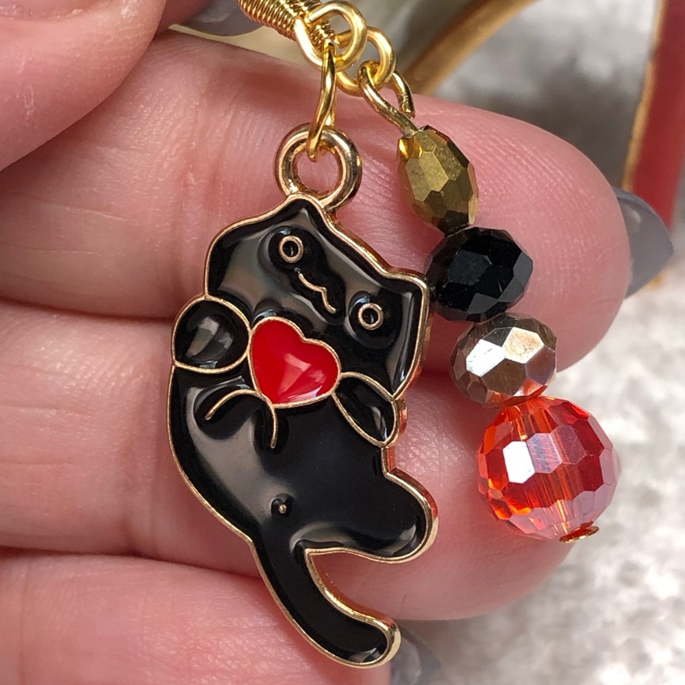 2/20🐈‍⬛Cute mismatched Black cat with red heart earrings-gold, pretty/Halloween